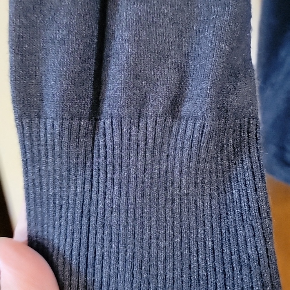 Max Studio Sweater - Picture 5 of 6
